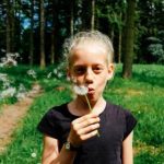 万能播放器推荐:适合各类视频格式的最佳选择与使用指南 m4mxy8e